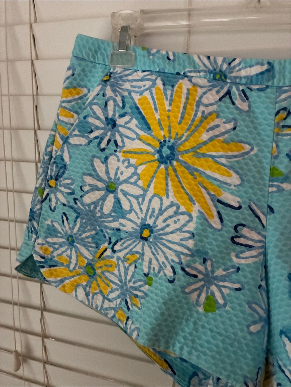 Lilly Pulitzer Shorts Adie Breakwater Blue Daisy Dance Floral - Picture 2 of 7